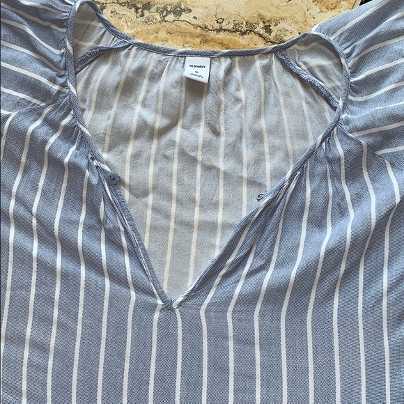 Old Navy flutter sleeve/vertical stripe/100viscose - Picture 2 of 8